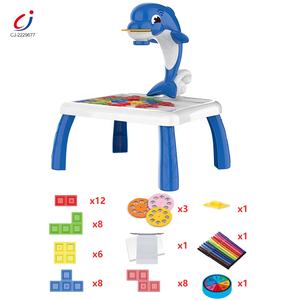 Tavolo da <span class=keywords><strong>Disegno</strong></span> Interattivo Multifunzionale 2 in 1 con Proiezione, Blocchi da Costruzione e Gioco di Scrittura per Bambini, Tema Giraffa e <span class=keywords><strong>Delfino</strong></span> - Product Image 4