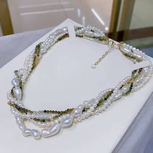 Collier multi-couches torsadé en or 14 carats sur mesure, fait main avec des perles d'eau douce naturelles et des perles de tourmaline pour femmes - Product Image 3