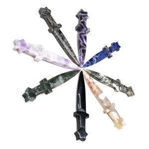 ดาบคริสตัลควอตซ์แกะสลักขายส่ง หินบำบัดธรรมชาติ อัญมณีคริสตัล งานฝีมือ ดาบอะเมทิสต์แกะสลัก - Product Image 3