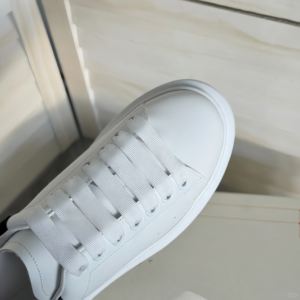 Baskets plateforme oversize de créateur pour femmes et hommes en cuir blanc <span class=keywords><strong>avec</strong></span> languette de talon noire, chaussures de marche décontractées et tendance à semelle épaisse pour hommes - Product Image 4