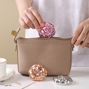 مرآة جيب صغيرة على شكل وردة، مرآة محمولة قابلة للطي ذات وجهين، مرآة تجميل شخصية مدمجة، أدوات مكياج، هدايا زفاف - Product Image 2