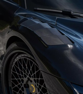 ชุดแต่งคาร์บอนไฟเบอร์สำหรับ Ferrari SF90 รุ่นอัพเกรด 1016-Style ประกอบด้วยลิ้นหน้า สเกิร์ตข้าง สปอยเลอร์ ดิฟฟิวเซอร์ สภาพใหม่ - Product Image 5