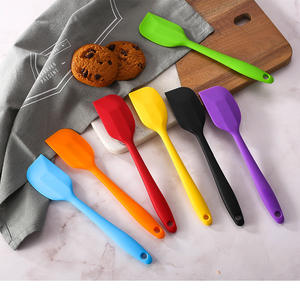 Spatule en silicone avec poignée intégrée personnalisée pour une utilisation en cuisine, coupe-pâte universelle, coupe-glace, coupe-gâteau, résistante à la chaleur, emballage en boîte - Product Image 4