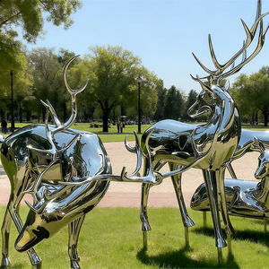 مشغولات معدنية مخصصة عالية الجودة: منحوتات غزال فنية حديثة من الفولاذ المقاوم للصدأ بمرآة للخارجية والفنادق والحدائق - Product Image 1