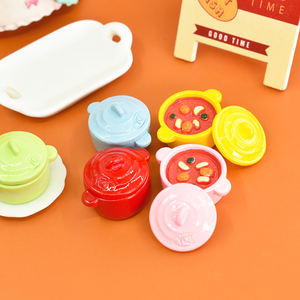 Miniatura de olla colorida en 3D de resina para casa de muñecas, juguete de cocina, bricolaje, fabricación de joyas, colgante para llavero, adorno de pegamento cremoso - Product Image 3