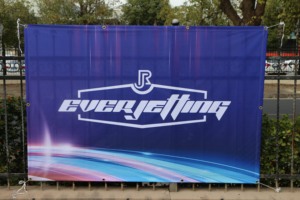 Pancarta Publicitaria de Tela de Malla Resistente al Viento y a los Rayos UV <span class=keywords><strong>para</strong></span> Exteriores, Impresa con Transferencia de Calor en Poliéster Personalizado <span class=keywords><strong>para</strong></span> Fútbol - Product Image 6
