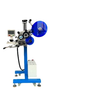 Machine d'étiquetage automatique à grande vitesse pour l'identification des sacs en plastique et en carton pour l'emballage des cartons - Product Image 1