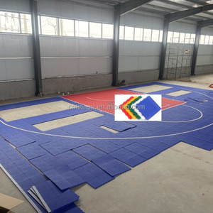 Una pequeña cancha de baloncesto con 480 piezas de 20 * 24 pies y pintura antideslizante para suelo suspendido de tamaños personalizados - Product Image 5
