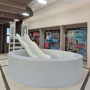 Piscine à balles intérieure en mousse blanche moderne sur mesure de 4, 5 ou 6 pieds pour événements scolaires, fêtes d'enfants, anniversaires, clubs et location d'équipements de piscine à balles - Product Image 6