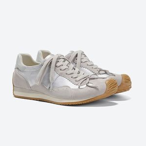Chaussures d'entraînement décontractées légères en cuir satiné asymétrique pour femme, style Forrest Gump, collection Printemps 2026 - Product Image 1