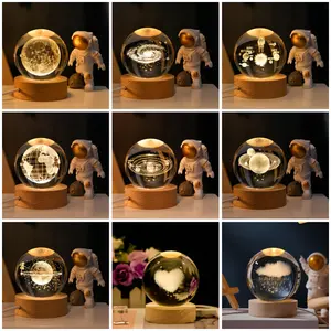 Boule de cristal de 8cm avec base de lampe ronde en bois de 8cm Lampe d'illusion 3D pour les cadeaux d'anniversaire de Noël