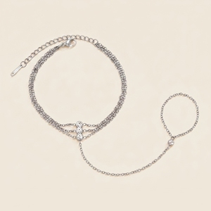 Pulsera de esclavitud X&L Jewelry <span class=keywords><strong>con</strong></span> circonita blanca, cadena de mano de tres capas y anillo de dedo para mujer, joyería impermeable para resort - Product Image 1