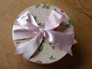 Caja de tocado circular en rosa fresa salvaje, regalos hechos a mano para la novia/invitado de boda/o fiesta nupcial - Product Image 5