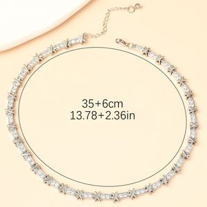 Collier Géométrique pour Femme, Chaîne en Or Blanc, Sertissage Griffe, Style Mariage, Ras-de-cou Tendance 2026 - Product Image 4