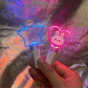 Mini bâton lumineux LED, porte-clés en acrylique, étoile à cinq branches, forme de cœur, cadeau pour célébrités, anime, unisexe, petite taille - Product Image 4