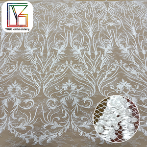 Nouveau tissu en dentelle française brodée de fleurs, tissu en dentelle blanche perlée et pailletée pour robes de mariée - Product Image 3