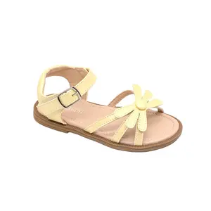 Сандалии-гладиаторы для девочек, мягкая пляжная обувь для детей, модные летние цветочные босоножки для принцесс, обувь для малышей