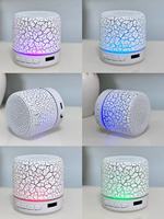 Haut-parleur portable sans fil stéréo 3W V5.0 à motif craquelé coloré, conçu en usine, avec fente pour carte et micro intégré – Prix abordable