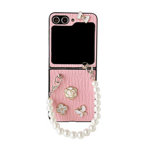 Coque de téléphone fleur en cuir froissé à la mode avec couverture de chaîne de perles pour <span class=keywords><strong>Samsung</strong></span> pour <span class=keywords><strong>Galaxy</strong></span> <span class=keywords><strong>Z</strong></span> Flip6 Flip5 Flip4 <span class=keywords><strong>Z</strong></span> Fold6 Fold5 Fo - Product Image 6