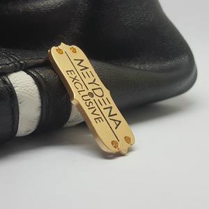Hand genähtes Bekleidungs zubehör aus Zink legierung Gestanzte Metall-Typenschild-Tags mit Logo-Gravur technik für Socken, die Buchstaben schnitzen - Product Image 3