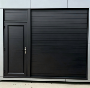 <span class=keywords><strong>Porte</strong></span> enroulable en alliage d'aluminium <span class=keywords><strong>avec</strong></span> <span class=keywords><strong>porte</strong></span> piétonne intégrée, coupe-vent automatique pour <span class=keywords><strong>garage</strong></span>, usage industriel et villa, idéale en cas <span class=keywords><strong>de</strong></span> panne <span class=keywords><strong>de</strong></span> courant - Product Image 1