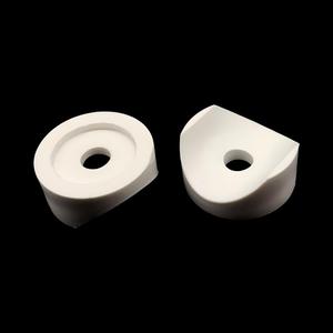 Entretoise courbée en plastique type bec de canard pour montage de tubes de présentoir métallique, fabriquée en Chine - Product Image 4