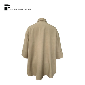 Chemisier pour femme à épaules tombantes, olive chiné, coupe asymétrique, modeste, avec fente latérale et ouverture boutonnée, fabriqué en Malaisie - Product Image 2