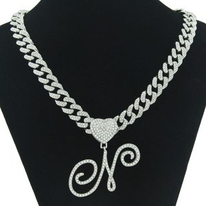Collana con Ciondolo a 26 Lettere in Inglese, Collana con Catena Cubana Piena di Diamanti d'Amore - Product Image 5