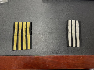 Tùy Chỉnh Người Đàn Ông Ngắn Tay Áo Tuyết Trắng Vàng Lụa epauletes Chống-Nhăn Thoáng Khí Spandex Thí điểm Áo Sơ Mi - Product Image 6