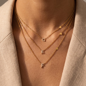 <span class=keywords><strong>Collana</strong></span> LANDY in Acciaio Inossidabile <span class=keywords><strong>con</strong></span> Lettera <span class=keywords><strong>Iniziale</strong></span> e <span class=keywords><strong>Ciondolo</strong></span> a Cuore, Gioiello <span class=keywords><strong>con</strong></span> Pendente Alfabetico A-Z per Donne - Regalo Personalizzato <span class=keywords><strong>con</strong></span> Nome - Product Image 5