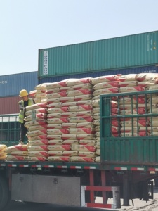 Yihua <span class=keywords><strong>K67</strong></span> SG5วัตถุดิบพลาสติกแผ่นพีวีซีบริสุทธิ์ผงเรซินสีขาวบริสุทธิ์สำหรับอุตสาหกรรมท่อพีวีซีแผ่นแบบกึ่งแข็ง - Product Image 4