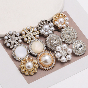 Shank Round <strong>Metal</strong> <strong>Button</strong> With Crystal Pearl <strong>Rhinestones</strong> <strong>for</strong> Clothing Embellishment - Product Image 3