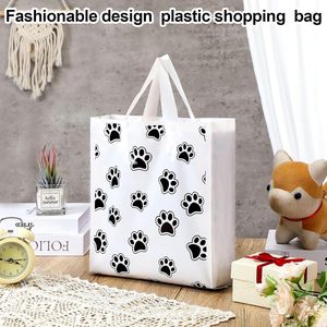 Sacs de boutique en plastique réutilisables 10 x 13 pouces avec poignées pour le shopping et les cadeaux, motif empreinte de patte - Product Image 6