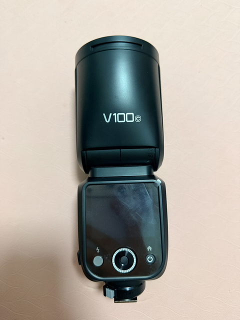 Original Used Godox V100c Touch Screen Camera Flash Speedlite for Digital Camera