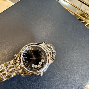 Reloj de Acero Inoxidable para Mujer con Esfera Negra y Detalles de Diamantes Flotantes en la Correa Chopards - Product Image 4