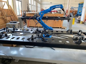 Brazo Robótico de Soldadura Láser de Metal Automático de 6 Ejes con Componentes de Motor Centrales y Equipado con Máquina de Soldadura CO2 o por Arco - Product Image 2
