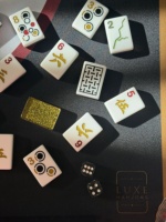Fichas de Mahjong Americanas de Acrílico Premium con Patrones Grabados de Flores, Dragones, Viento y Joker, Juego de Mahjong Personalizado OEM ODM