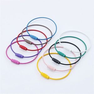 ขายส่งพวงกุญแจสายเคเบิลสแตนเลสเคลือบสีลูกกวาดขนาด 15 ซม. 6 นิ้ว พร้อมตัวล็อคแบบเกลียว สำหรับงาน DIY - Product Image 1