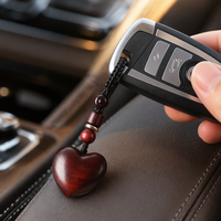 Prêt à expédier : Porte-clés de voiture en bois en forme de cœur avec cordon tressé, pendentif porte-clés fait main, breloque à suspendre pour cadeau