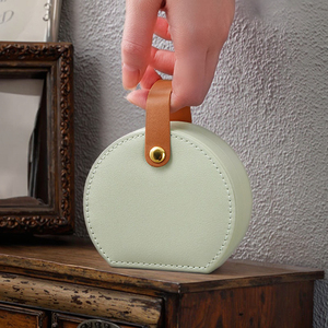 Estuche de Viaje Pequeño de Piel Sintética para Joyas, Mini Organizador de Joyas Portátil para Mujer, Caja de Regalo para Anillos, Pendientes y Collares - Product Image 6