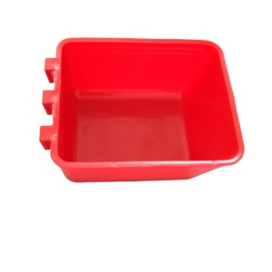 Bebedero Cuadrado de Plástico para Pollos, Palomas y Codornices, Modelo PH117 - Product Image 2