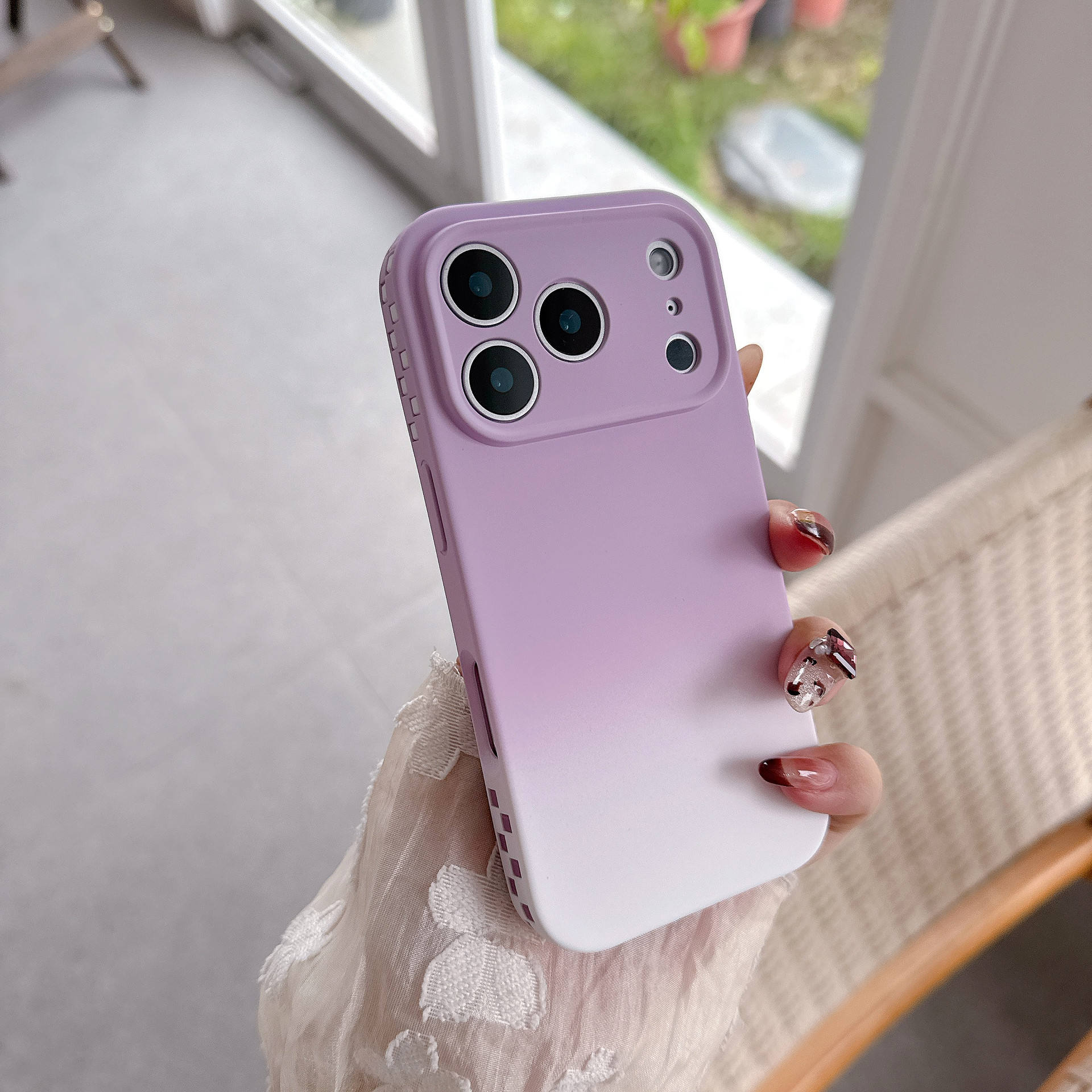 สีม่วงอ่อน