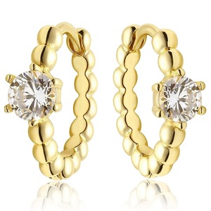 Orecchini Eleganti Minimalisti con Perline Rotonde, Gioielli Chic di Lusso per Donne, Accessorio Regalo per Uso Quotidiano e Outfit Casual - Product Image 6