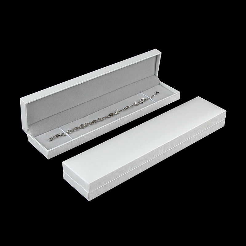 Boîte collier blanche