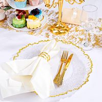 Assiettes de présentation rondes en acrylique transparent de 13 pouces avec bord doré et texture corail récifal pour mariages et dîners