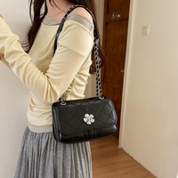 Tas Selempang Wanita Elegan Berlian dengan Aksen Bunga Logam, Tas Selempang Kecil Persegi dengan Tali Rantai, Tas Tangan Fashion