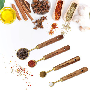 Conjunto de 8 Peças de Colheres Medidoras de Aço Inoxidável com Cabo de Madeira de Acácia Banhado a Ouro, com Escala, Ferramentas de Cozinha para Confeitaria - Product Image 4