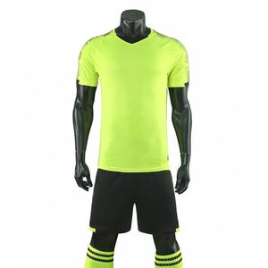 Venta al por Mayor de Camisetas de Fútbol de Manga Corta con Serigrafía, 100% Poliéster, Transpirables, Uniformes, Servicio OEM Disponible - Product Image 1