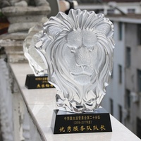 Trophée en cristal tête de lion de conception la plus récente, trophée lion 3D, récompense pour les cadeaux de coopération commerciale