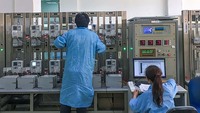 Medidor de Energía Digital Trifásico de CA para Paneles Solares con Certificación CE MID, Modelo EM4370, con RS485 y Alta Precisión